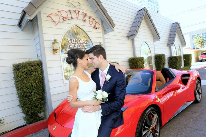 World-Famous Drive-Up Wedding in Las Vegas - Photo 1 of 12